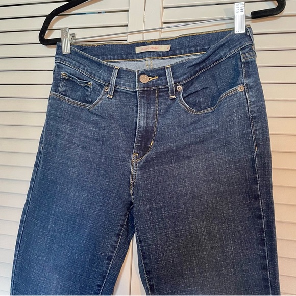 Levi Straight Leg Jeans - Picture 3 of 7